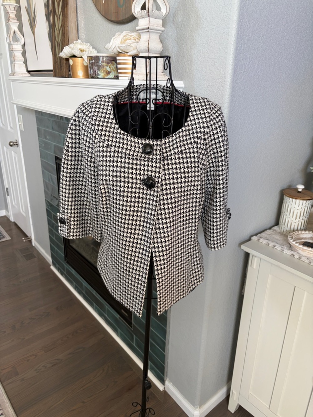 White House Black Market Black & White Houndstooth Blazer